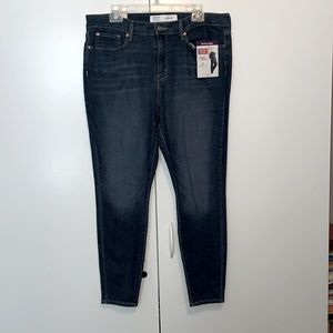 NWT LEVI STRAUSS Jeans Size 16S